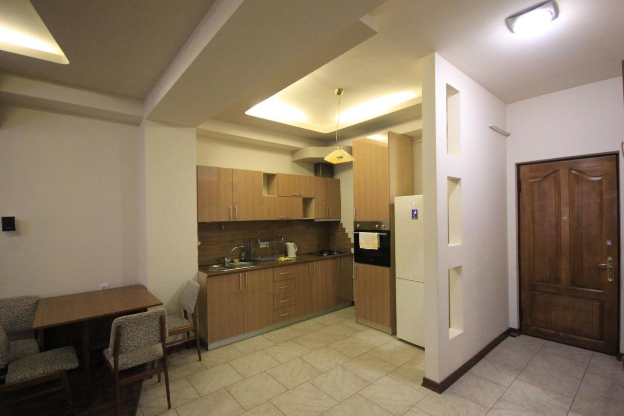 Rent Inn Yerevan On North Avenue Extérieur photo