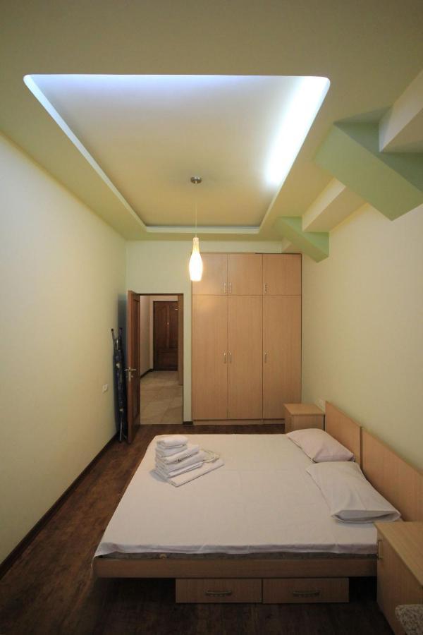 Rent Inn Yerevan On North Avenue Extérieur photo