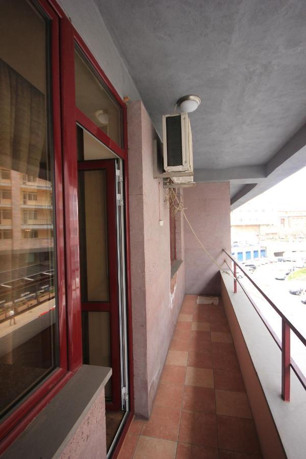 Rent Inn Yerevan On North Avenue Extérieur photo